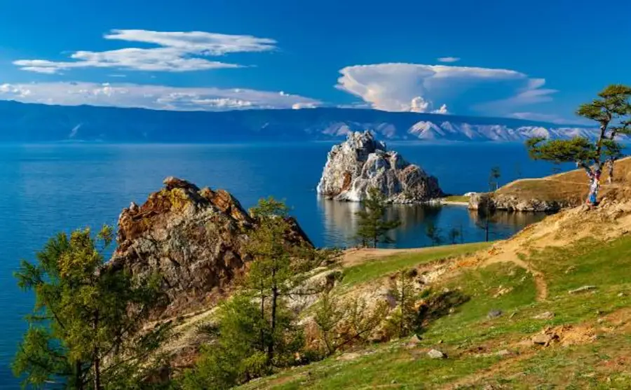 4- بحيرة بايكال (Lake Baikal)