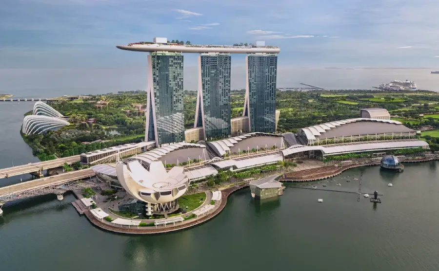 19- مارينا باي ساندز (Marina Bay Sands)