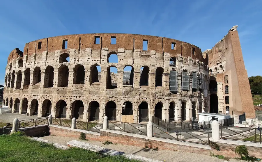 11- الكولوسيوم (Colosseum)