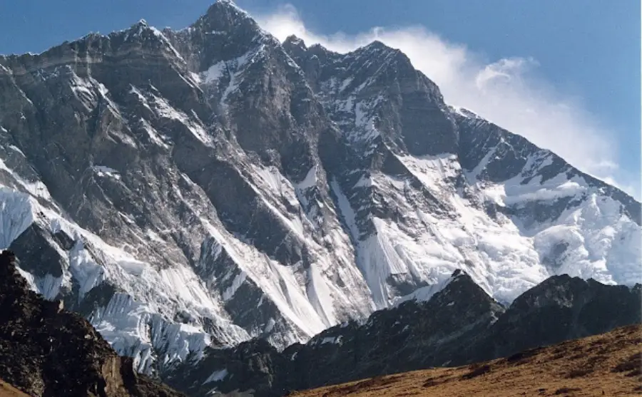 2- جبل إيفرست (Mount Everest)